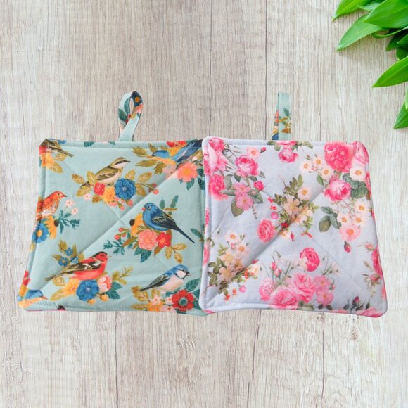 Handmade Potholder, Set of 2, Reversible Birds and Roses Quilted Hot Pads - Picture 3 of 5